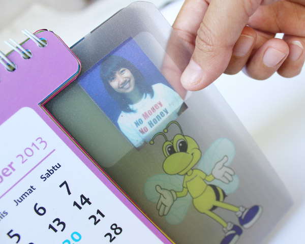 Kalender Meja (Foto)